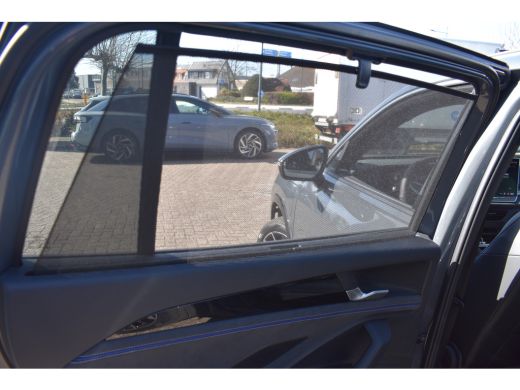 Volkswagen Tayron 1.5 eTSI R-Line Edition | Electronic climate controle | Elektrisch bedienbare achterklep | Elektr... ActivLease financial lease
