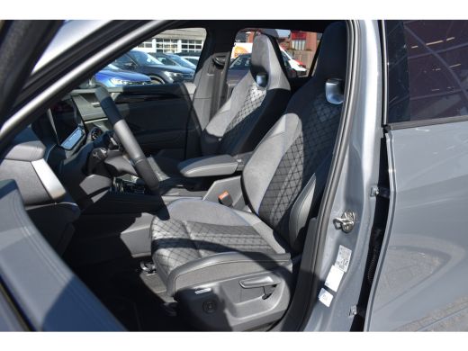 Volkswagen Tayron 1.5 eTSI R-Line Edition | Electronic climate controle | Elektrisch bedienbare achterklep | Elektr... ActivLease financial lease