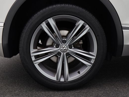 Volkswagen Tiguan 1.4 TSi 150 Pk Automaat 4Motion Highline | Full LED | Navigatie | Adaptive Cruise | 19 Inch | Pri... ActivLease financial lease
