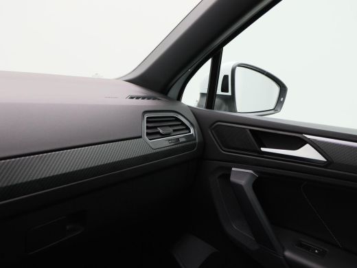 Volkswagen Tiguan 1.4 TSi 245 Pk eHybrid Automaat R-Line Business+ | Adaptive Cruise | Achteruitrijcamera | CarPlay... ActivLease financial lease