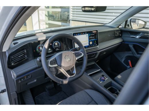 Volkswagen Tiguan Volkswagen 1.5 eHybrid 204PK PHEV Life Edition | Pan-dak | Assistant | Design| Comfort | Trekhaak | ActivLease financial lease