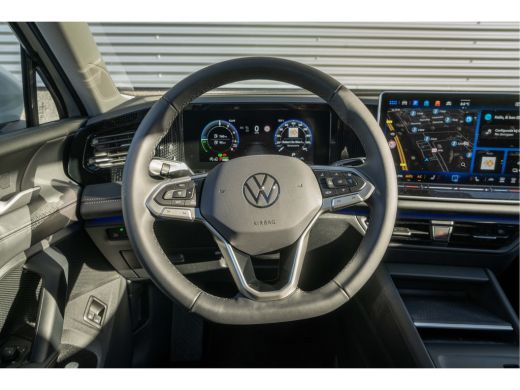 Volkswagen Tiguan Volkswagen 1.5 eHybrid 204PK PHEV Life Edition | Pan-dak | Assistant | Design| Comfort | Trekhaak | ActivLease financial lease