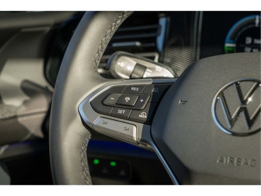 Volkswagen Tiguan Volkswagen 1.5 eHybrid 204PK PHEV Life Edition | Pan-dak | Assistant | Design| Comfort | Trekhaak | ActivLease financial lease