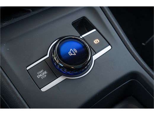 Volkswagen Tiguan Volkswagen 1.5 eHybrid 204PK PHEV Life Edition | Pan-dak | Assistant | Design| Comfort | Trekhaak | ActivLease financial lease