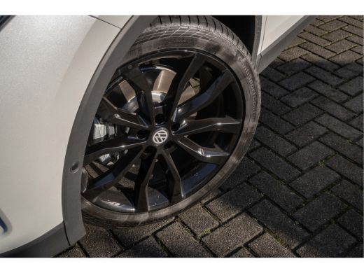 Volkswagen Tiguan Volkswagen 1.5 eHybrid 204PK PHEV Life Edition | Pan-dak | Assistant | Design| Comfort | Trekhaak | ActivLease financial lease