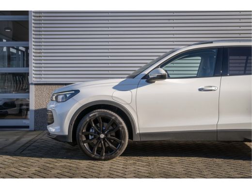 Volkswagen Tiguan Volkswagen 1.5 eHybrid 204PK PHEV Life Edition | Pan-dak | Assistant | Design| Comfort | Trekhaak | ActivLease financial lease