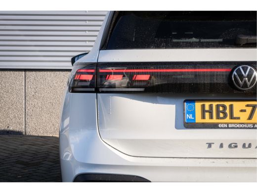 Volkswagen Tiguan Volkswagen 1.5 eHybrid 204PK PHEV Life Edition | Pan-dak | Assistant | Design| Comfort | Trekhaak | ActivLease financial lease