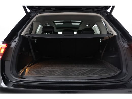 Volkswagen Tiguan Allspace 1.5 TSI Comfortline Business 7pers. Trekhaak, Leer, 360 Camera, Panoramadak, Stoelverwarming, Mem... ActivLease financial lease