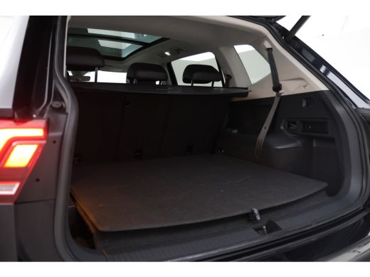 Volkswagen Tiguan Allspace 1.5 TSI Comfortline Business 7pers. Trekhaak, Leer, 360 Camera, Panoramadak, Stoelverwarming, Mem... ActivLease financial lease