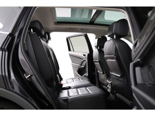 Volkswagen Tiguan Allspace 1.5 TSI Comfortline Business 7pers. Trekhaak, Leer, 360 Camera, Panoramadak, Stoelverwarming, Mem... ActivLease financial lease