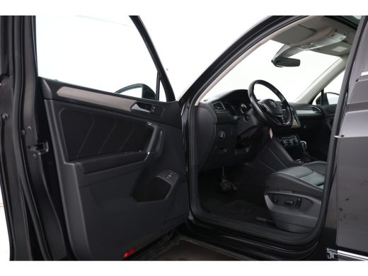 Volkswagen Tiguan Allspace 1.5 TSI Comfortline Business 7pers. Trekhaak, Leer, 360 Camera, Panoramadak, Stoelverwarming, Mem... ActivLease financial lease