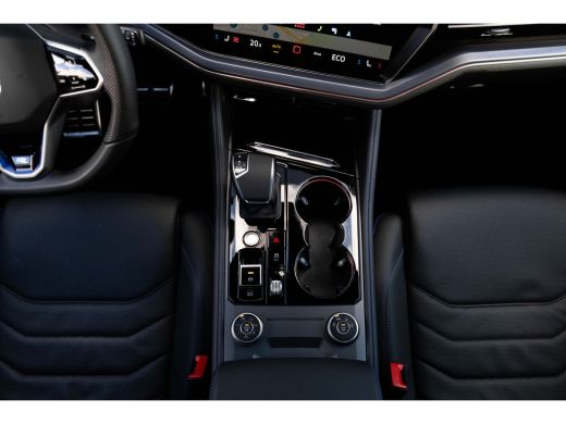 Volkswagen Touareg Volkswagen 3.0 TSi 462PK eHybrid 4MOTION R | NIEUW MODEL |  Luchtvering | Nachtzicht | Stoelverwa... ActivLease financial lease