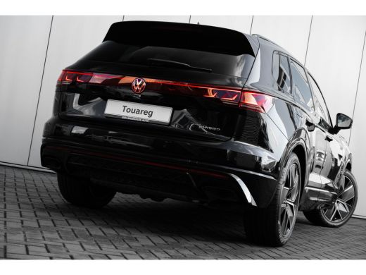 Volkswagen Touareg Volkswagen 3.0 TSi 462PK eHybrid 4MOTION R | NIEUW MODEL |  Luchtvering | Nachtzicht | Stoelverwa... ActivLease financial lease