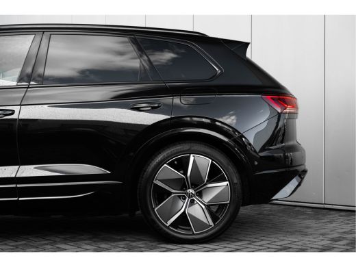 Volkswagen Touareg Volkswagen 3.0 TSi 462PK eHybrid 4MOTION R | NIEUW MODEL |  Luchtvering | Nachtzicht | Stoelverwa... ActivLease financial lease