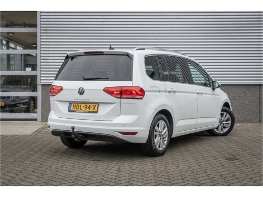 Volkswagen Touran 1.5 TSI 150PK DSG Highline 7p | Trekhaak| stoel+stuurverwarming| App connect| ActivLease financial lease