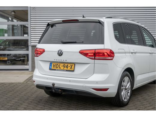 Volkswagen Touran 1.5 TSI 150PK DSG Highline 7p | Trekhaak| stoel+stuurverwarming| App connect| ActivLease financial lease