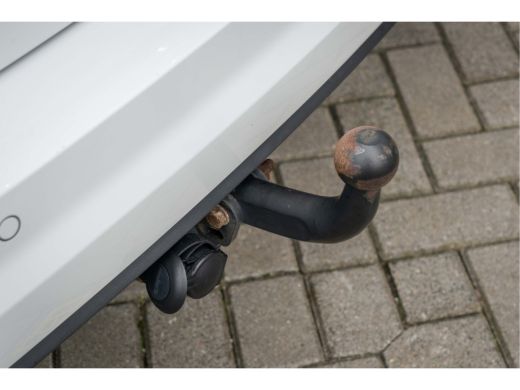 Volkswagen Touran 1.5 TSI 150PK DSG Highline 7p | Trekhaak| stoel+stuurverwarming| App connect| ActivLease financial lease
