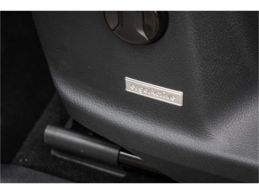 Volkswagen Touran 1.5 TSI 150PK DSG Highline 7p | Trekhaak| stoel+stuurverwarming| App connect| ActivLease financial lease