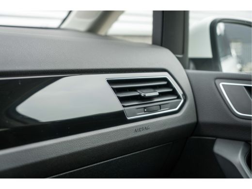 Volkswagen Touran 1.5 TSI 150PK DSG Highline 7p | Trekhaak| stoel+stuurverwarming| App connect| ActivLease financial lease