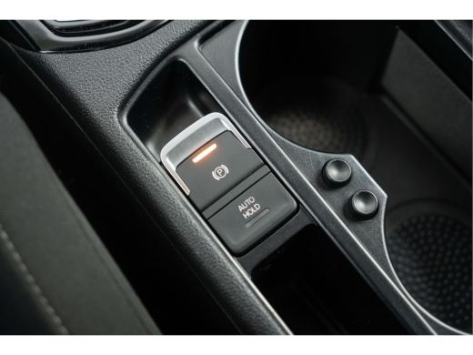 Volkswagen Touran 1.5 TSI 150PK DSG Highline 7p | Trekhaak| stoel+stuurverwarming| App connect| ActivLease financial lease