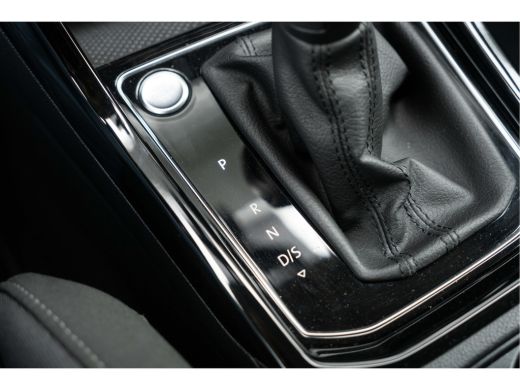 Volkswagen Touran 1.5 TSI 150PK DSG Highline 7p | Trekhaak| stoel+stuurverwarming| App connect| ActivLease financial lease