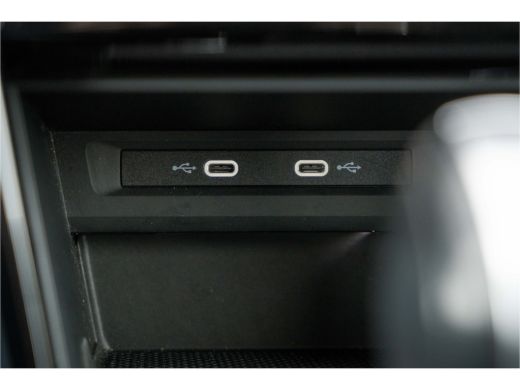 Volkswagen Touran 1.5 TSI 150PK DSG Highline 7p | Trekhaak| stoel+stuurverwarming| App connect| ActivLease financial lease