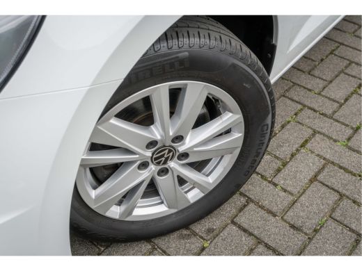Volkswagen Touran 1.5 TSI 150PK DSG Highline 7p | Trekhaak| stoel+stuurverwarming| App connect| ActivLease financial lease