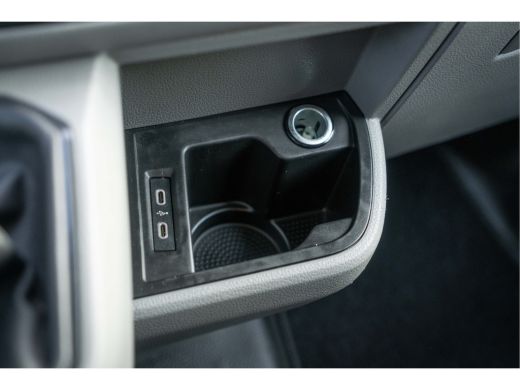 Volkswagen Transporter Volkswagen 2.0 TDI L1H1 28 Comfortline | Trekhaak | Navigatie | Cruise control | ActivLease financial lease