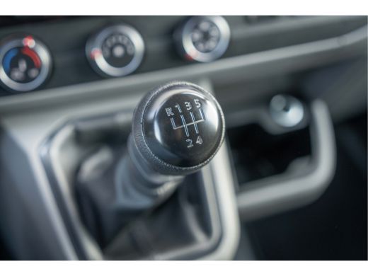 Volkswagen Transporter Volkswagen 2.0 TDI L1H1 28 Comfortline | Trekhaak | Navigatie | Cruise control | ActivLease financial lease