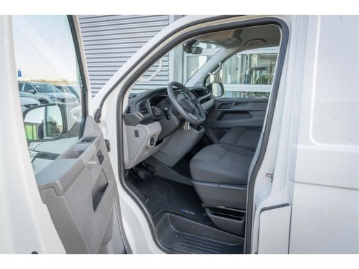 Volkswagen Transporter Volkswagen 2.0 TDI L1H1 28 Comfortline | Trekhaak | Navigatie | Cruise control | ActivLease financial lease