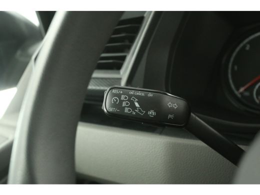 Volkswagen Transporter 2.0 TDI L2H1 150PK Automaat Airco Carplay Cruise DSG PDC 3 Persoons Elektrpakket ActivLease financial lease