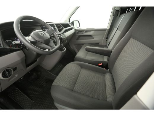 Volkswagen Transporter 2.0 TDI L2H1 150PK Automaat Airco Carplay Cruise DSG PDC 3 Persoons Elektrpakket ActivLease financial lease