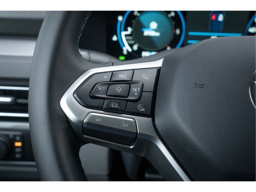 Volkswagen Transporter Volkswagen | L2 Bulli | BPM vrij | Dode hoek sensor | Adaptive cruise | Navi by app ActivLease financial lease