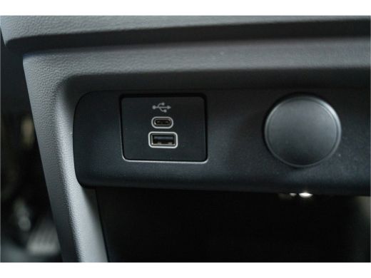 Volkswagen Transporter Volkswagen | L2 Bulli | BPM vrij | Dode hoek sensor | Adaptive cruise | Navi by app ActivLease financial lease