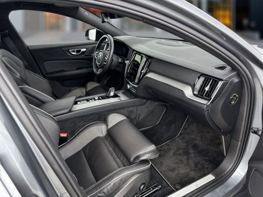 Volvo  S60 B3 R-Design | 20" Polestar wielen | Exterior Styling kit ActivLease financial lease