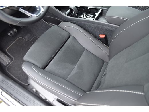 Volvo  XC40 Volvo T5 Plug-in hybrid Plus Dark | LageKM! | Camera | Intellisafe | NubuckBekleding! ActivLease financial lease