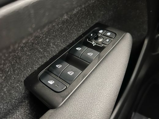 Volvo  XC40 Volvo T5 Recharge R-Design | Achteruitrijcamera | Apple Carplay/Android Auto|telefoonintegratie p... ActivLease financial lease