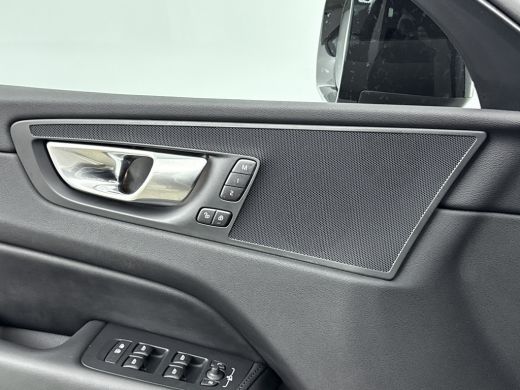 Volvo  XC60 2.0 T6 Plug-in hybrid AWD Plus Dark | Achteruitrijcamera | Apple Carplay/Android Auto|telefoonint... ActivLease financial lease