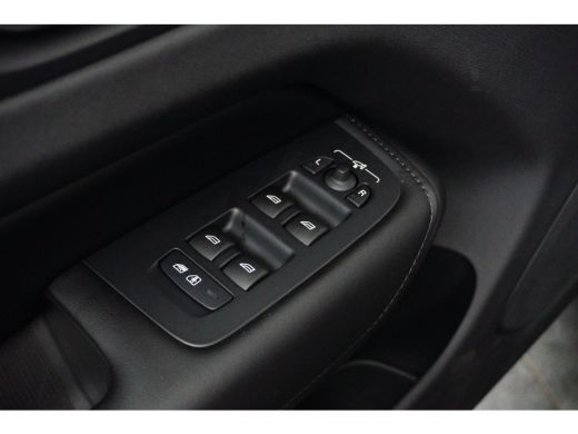 Volvo  XC60 T6 AWD Plus Bright | Adaptive Cruise | Panoramadak | Memory | Camera | Trekhaak | 21-Inch | BLIS ActivLease financial lease