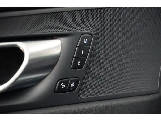 Volvo  XC60 T6 AWD Plus Bright | Adaptive Cruise | Panoramadak | Memory | Camera | Trekhaak | 21-Inch | BLIS ActivLease financial lease