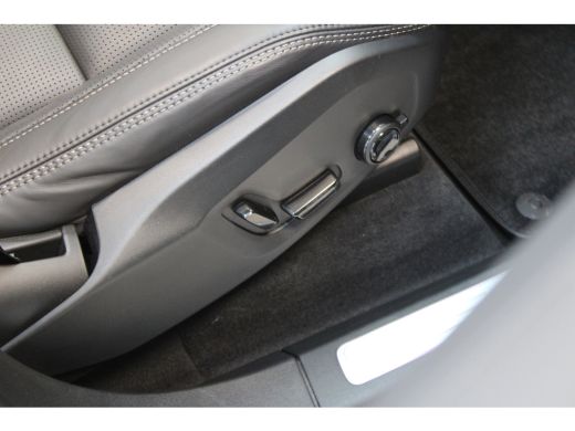 Volvo  XC90 Volvo T8 455PK Ultra Dark | Trekhaak | Luchtvering | 360° | Panoramadak | Getint Glas | Massage&V... ActivLease financial lease