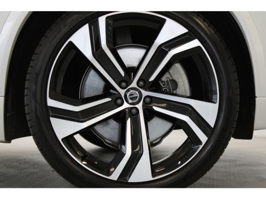 Volvo  XC90 Volvo T8 455PK Ultra Dark | Trekhaak | Luchtvering | 360° | Panoramadak | Getint Glas | Massage&V... ActivLease financial lease