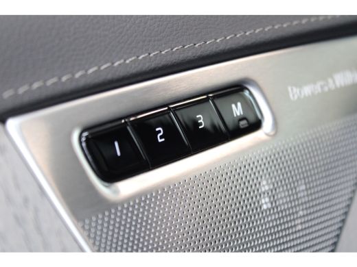 Volvo  XC90 T8 455PK AWD Ultra Dark | Luchtvering | Massage | B&W Audio | Trekhaak ActivLease financial lease