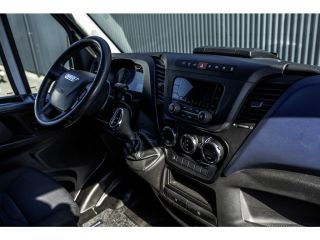 Iveco Daily 35S16 L2H2 | Automaat | 160PK | 3.5T Trekgewicht | 7-Zits | Cruise | Camera | PDC | Climate | Imp...