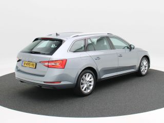 Skoda Superb Combi 1.5 TSi 150 Pk Automaat Business Edition | Navigatie | 17 Inch | Adaptive Cruise | Stoelver...
