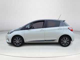 Toyota Yaris 1.5 Hybrid Y20 | Bi-Tone | Automaat | Navigatie | Rijklaarprijs incl. garantie |