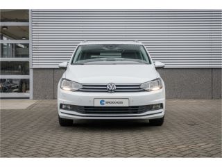 Volkswagen Touran 1.5 TSI 150PK DSG Highline 7p | Trekhaak| stoel+stuurverwarming| App connect|