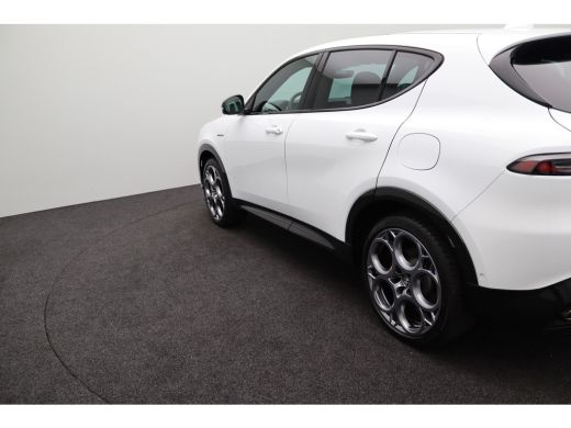 Alfa Romeo Tonale Alfa Romeo 1.3T PHEV Veloce | Achteruitrijcamera | Apple Carplay/Android Auto|telefoonintegratie ... ActivLease financial lease