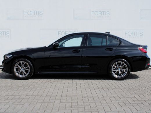BMW 3-serie 320i Executive Edition NL AUTO | STOELVERW | CARPLAY | ActivLease financial lease
