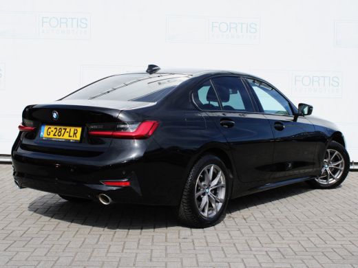 BMW 3-serie 320i Executive Edition NL AUTO | STOELVERW | CARPLAY | ActivLease financial lease